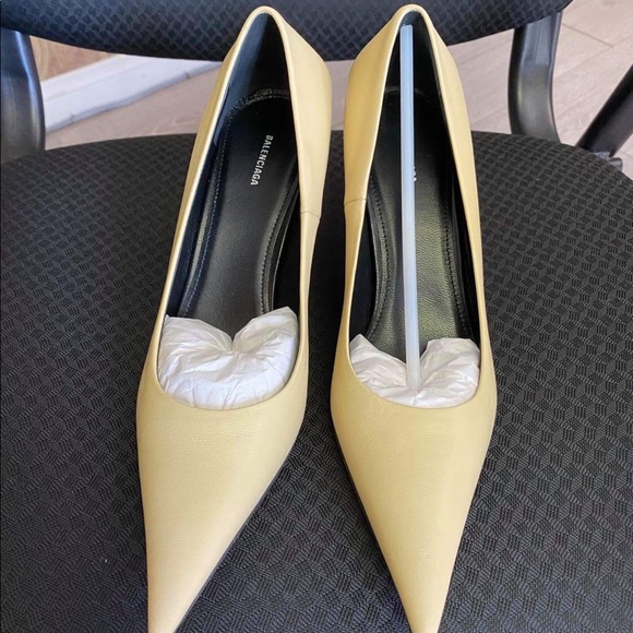 Balenciaga - Picture 5 of 6